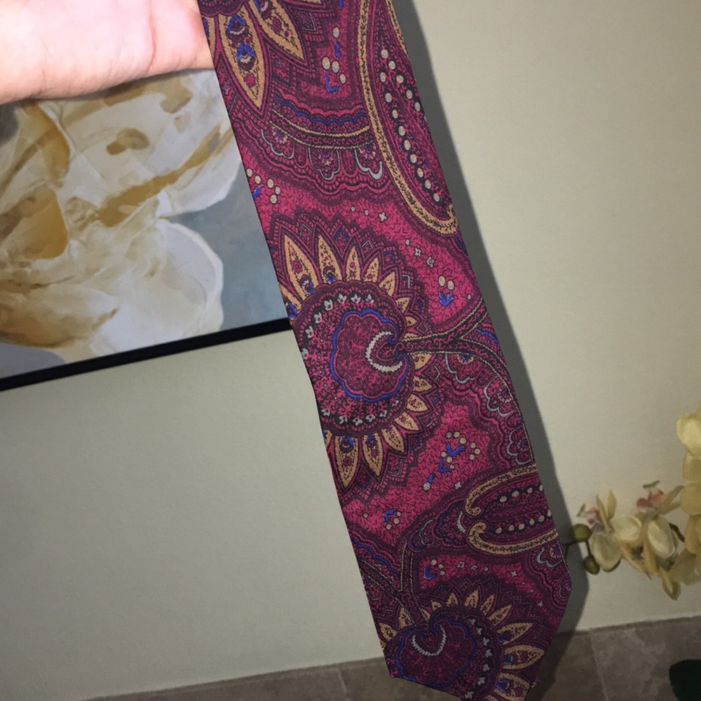 Saks 5th Ave Tie